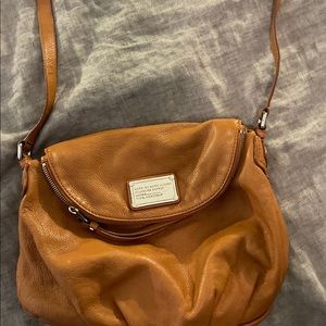 Marc Jacobs brown leather shoulder bag.
